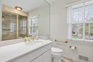 11001 Rosemont Dr, Rockville, MD 20852 - Photo 18