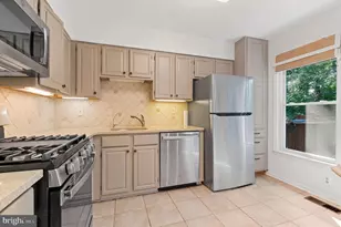 10504 Pine Haven Terrace, North Bethesda, MD 20852 - Photo 8