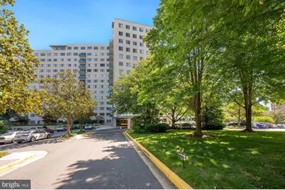 10201 Grosvenor Place #712, Rockville, MD 20852 - Photo 1