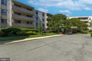 7501 Democracy Blvd, Bethesda, MD 20817 - Photo 1