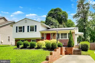 11907 Hunters Ln, North Bethesda, MD 20852 - Photo 1