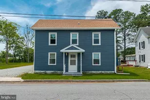 215 N 1st St, Crisfield, MD 21817 - Photo 1