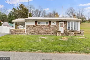 208 Fulton St, Hancock, MD 21750 - Photo 1