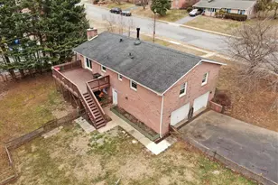 1056 Valleybrook Dr, Hagerstown, MD 21742 - Photo 6