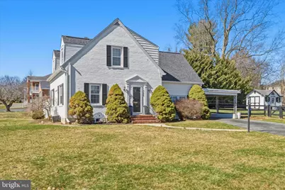 329 E Irvin Avenue, Hagerstown, MD 21742 - Photo 1