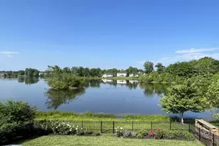 7126 Lake Dr, Warrenton, VA 20187 - Photo 1