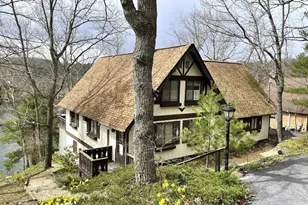 233 Sunset Cir, Cross Junction, VA 22625 - Photo 1