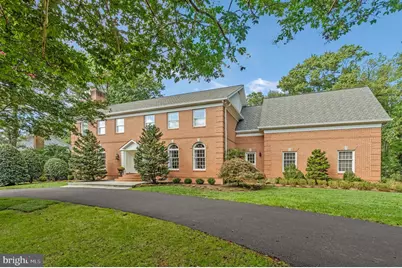 8306 Summerwood Drive, McLean, VA 22102 - Photo 1