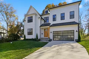 612 Gibson Cir SW, Vienna, VA 22180 - Photo 1