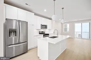 14383 Gln Mnr Dr, Chantilly, VA 20151 - Photo 1