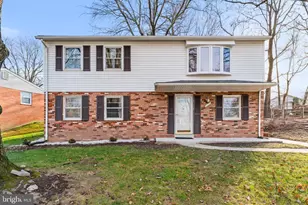 13719 McGill Dr, Chantilly, VA 20151 - Photo 1