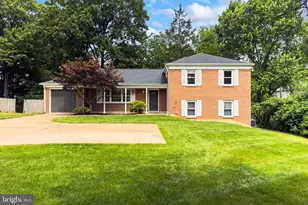 754 Barbaralynn Pl, Herndon, VA 20170 - Photo 1
