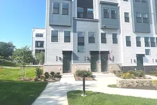 14431 Gln Mnr Dr, Chantilly, VA 20151 - Photo 1