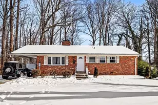 7112 Dalhouse St, Springfield, VA 22151 - Photo 1