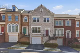 8027 Tanworth Ct, Springfield, VA 22152 - Photo 1