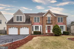 2067 Woodford Rd, Vienna, VA 22182 - Photo 1