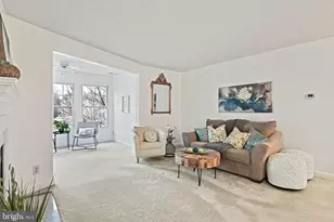 12003 Ridge Knoll Dr, Fairfax, VA 22033 - Photo 4