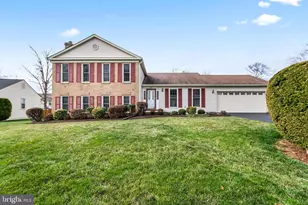 9005 Penn Manor Ct, Springfield, VA 22153 - Photo 1
