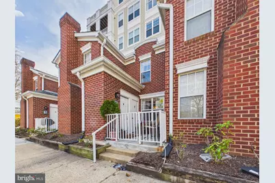 1645 International Drive #TH-18, McLean, VA 22102 - Photo 1