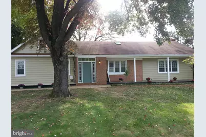 2063 Woodford Road, Vienna, VA 22182 - Photo 1