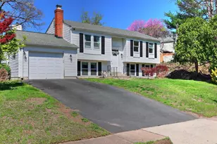 1502 Hiddenbrook Dr, Herndon, VA 20170 - Photo 1