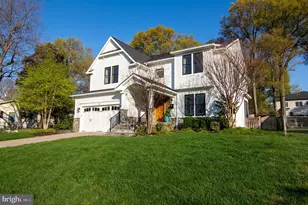 204 Battle St SW, Vienna, VA 22180 - Photo 1
