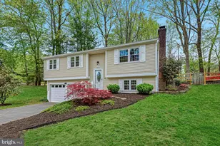 10725 Freds Oak Ct, Burke, VA 22015 - Photo 1