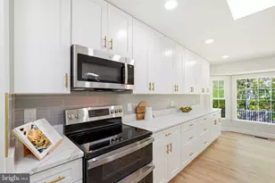 6443 Battle Rock Dr, Clifton, VA 20124 - Photo 1