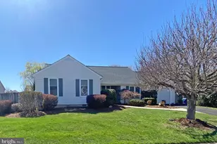 13905 Deviar Dr, Centreville, VA 20120 - Photo 1