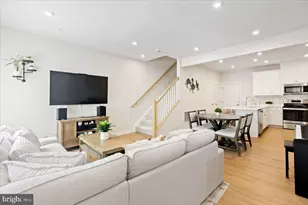 2437 Silver Line Aly, Herndon, VA 20171 - Photo 1