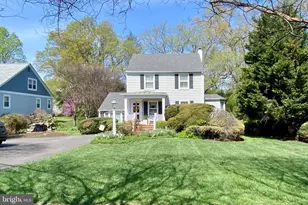 424 Creek Crossing Rd NE, Vienna, VA 22180 - Photo 1