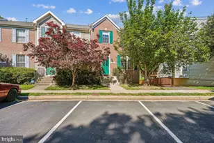 4666 Flatlick Branch Dr, Chantilly, VA 20151 - Photo 1