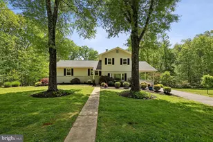 11341 Crescent Dr, Fairfax, VA 22030 - Photo 1
