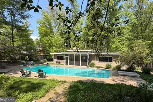 9203 St Marks Pl, Fairfax, VA 22031 - Photo 1