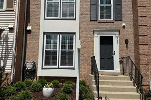 5650 Ridge View Dr, Alexandria, VA 22310 - Photo 1