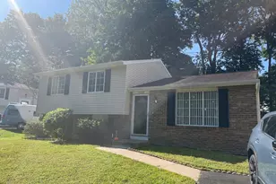 8465 Yellow Leaf Ct, Springfield, VA 22153 - Photo 1