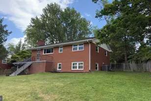 556 Orchard St NW, Vienna, VA 22180 - Photo 1