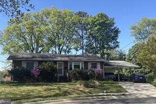 608 Roberts Dr NW, Vienna, VA 22180 - Photo 1