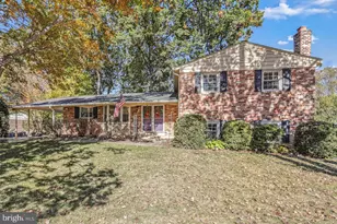 8806 Dianne Pl, Springfield, VA 22152 - Photo 1