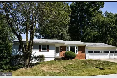 1402 Desale Street SW, Vienna, VA 22180 - Photo 1