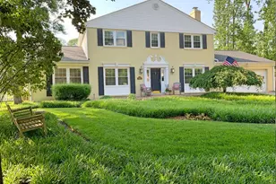 7327 Yates Ct, McLean, VA 22101 - Photo 1