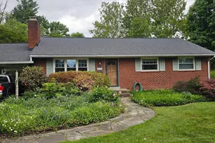 7719 Heritage Dr, Annandale, VA 22003 - Photo 1