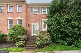 10139 Oakwood Chase Ct, Oakton, VA 22124 - Photo 1