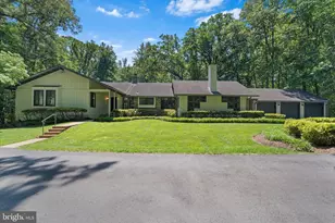 8000 Seven Hills Ct, Clifton, VA 20124 - Photo 2