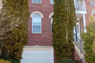 2919 Mainstone Dr, Fairfax, VA 22031 - Photo 1
