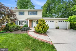 8522 Fairburn Dr, Springfield, VA 22152 - Photo 1