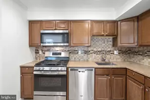 2407 Alsop Ct, Reston, VA 20191 - Photo 1