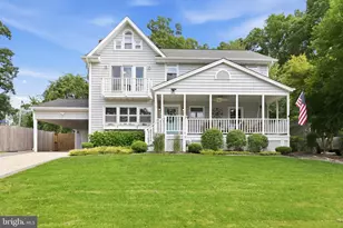 206 Oak St SW, Vienna, VA 22180 - Photo 1