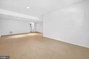4867 Carriagepark Rd, Fairfax, VA 22032 - Photo 20