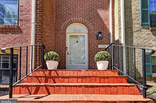 4867 Carriagepark Rd, Fairfax, VA 22032 - Photo 2